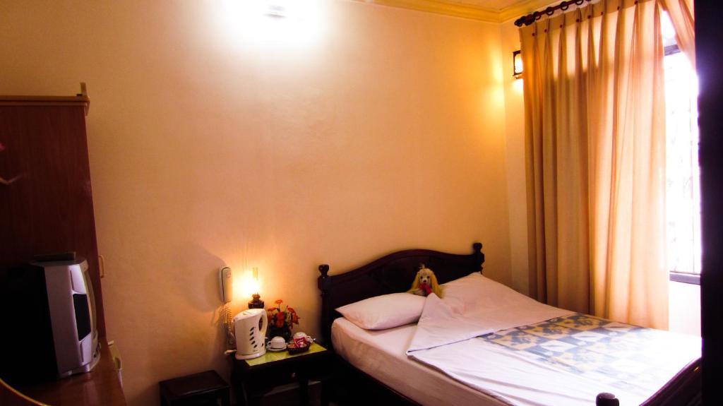 Binh Minh Sunrise Hue Hotel Room photo